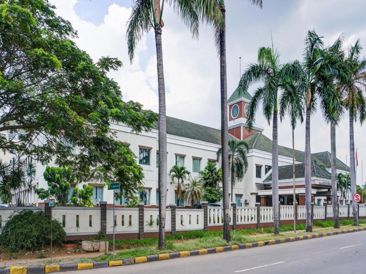 Townhouse Oak Hotel Grand Cikarang Exterior foto
