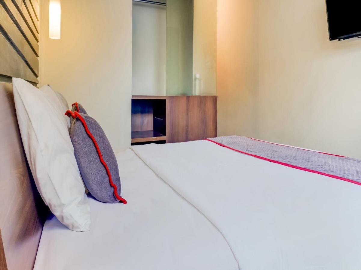 Townhouse Oak Hotel Grand Cikarang Exterior foto