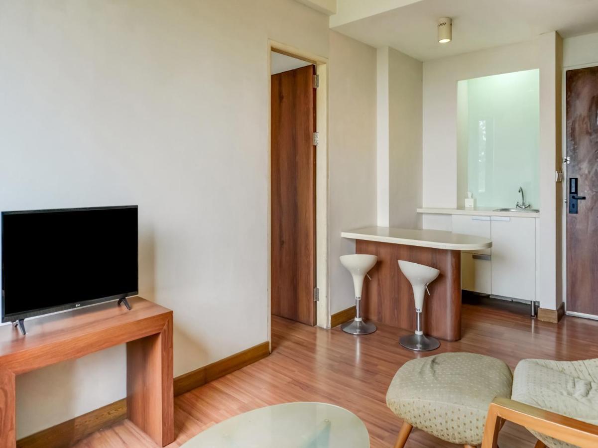 Townhouse Oak Hotel Grand Cikarang Exterior foto