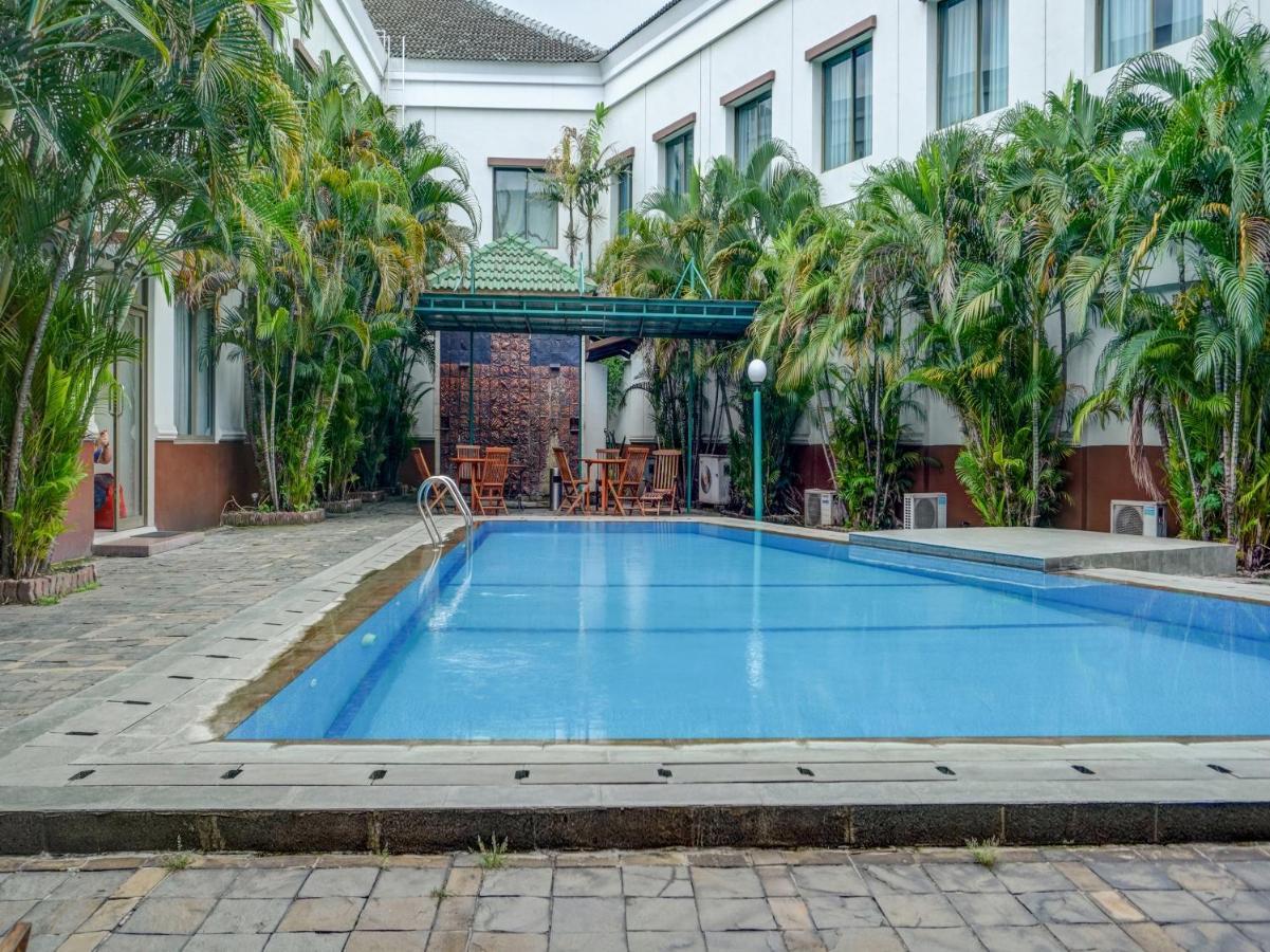 Townhouse Oak Hotel Grand Cikarang Exterior foto