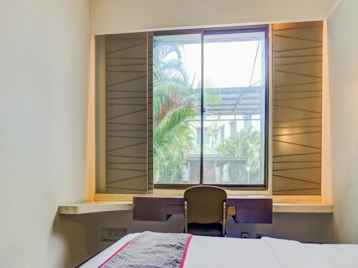 Townhouse Oak Hotel Grand Cikarang Exterior foto