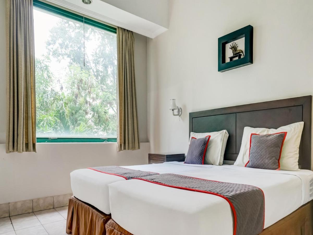 Townhouse Oak Hotel Grand Cikarang Exterior foto