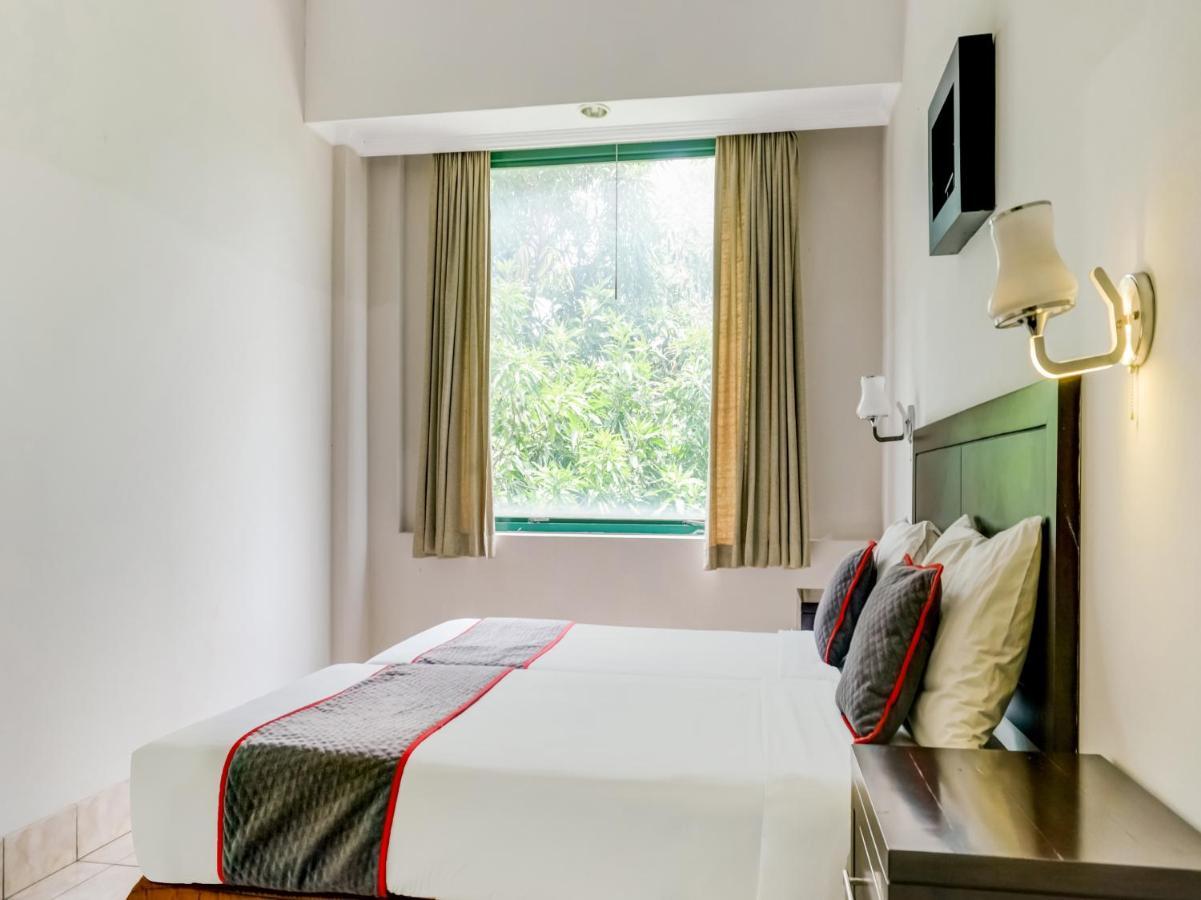 Townhouse Oak Hotel Grand Cikarang Exterior foto
