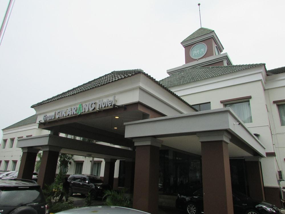 Townhouse Oak Hotel Grand Cikarang Exterior foto