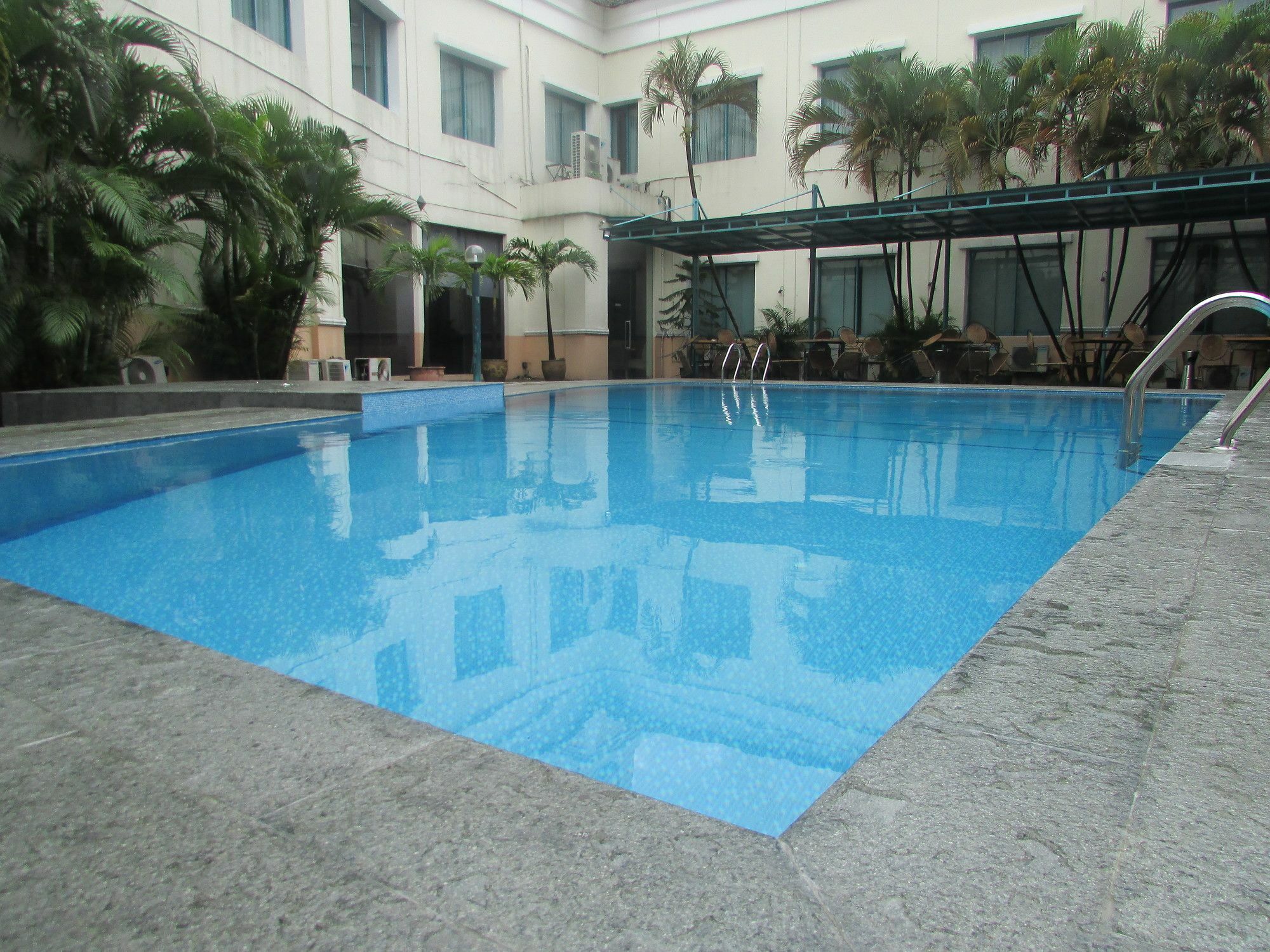 Townhouse Oak Hotel Grand Cikarang Exterior foto